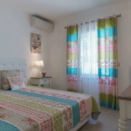 Magnifica Com Piscina Aquecida* فيلة